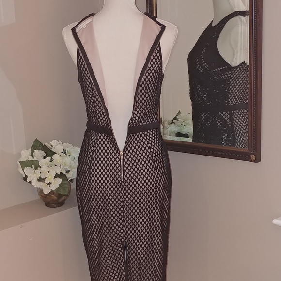 ENDLESS ROSE🌹Gorgeous Sheath Dress Black over Tan - Picture 12 of 13